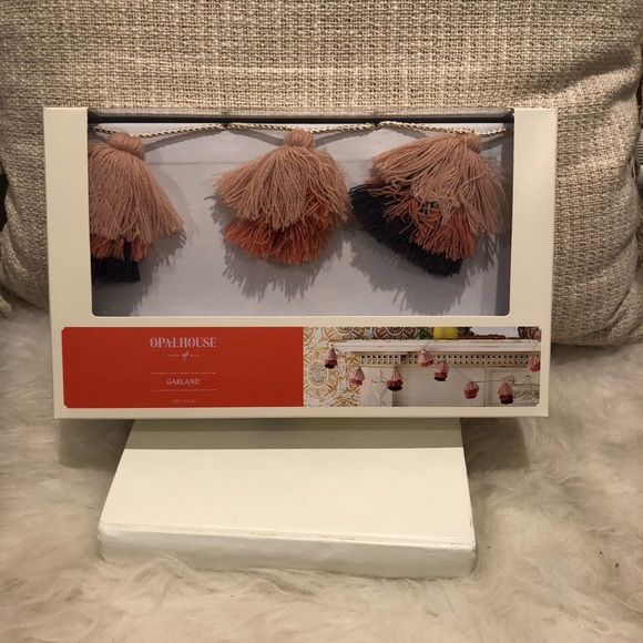 OpalHouse Decorative Boho Tasseled Garland NEW - Picture 2 of 5